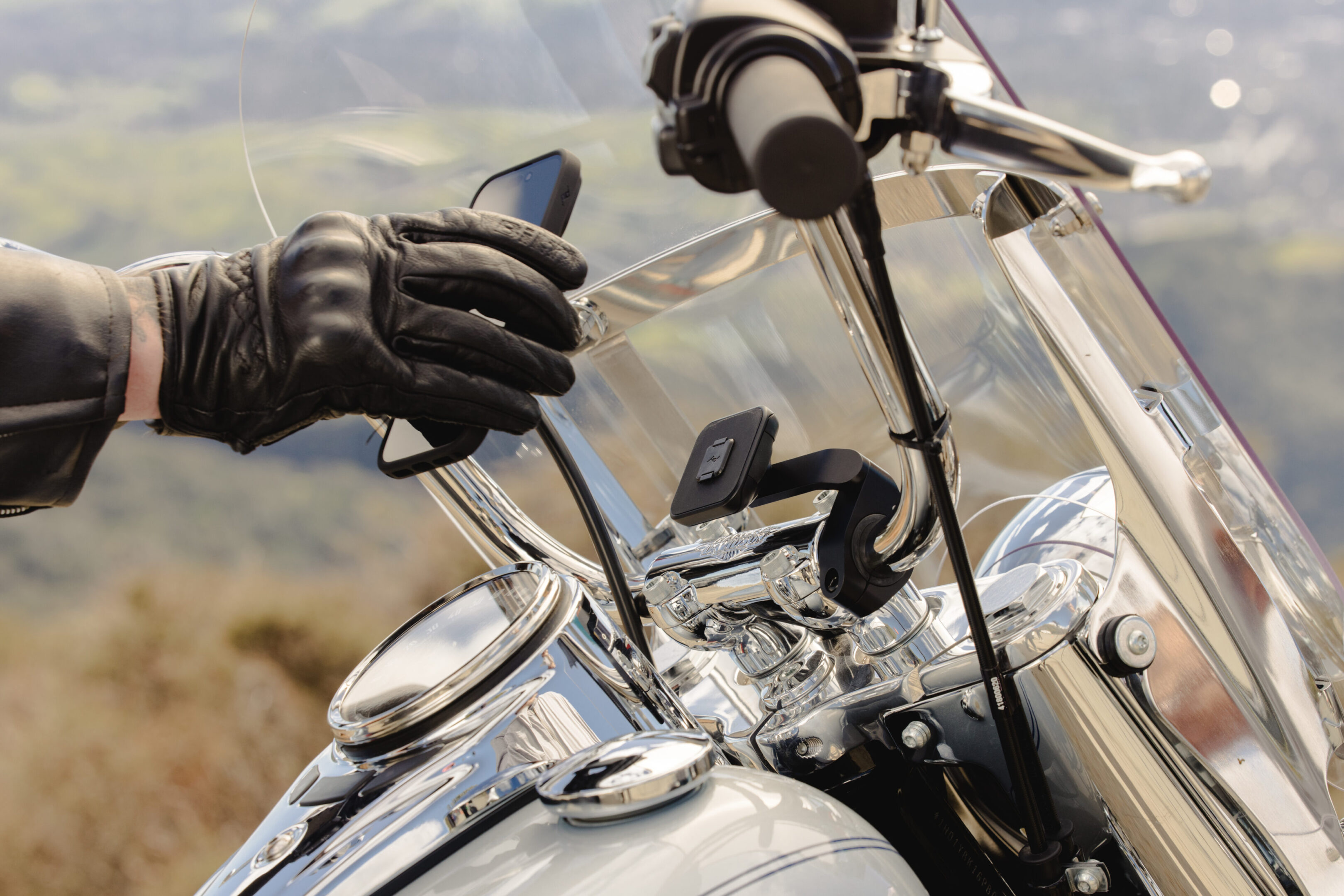 Supports moto ultimes de Peak Design : maintien sûr et puissance en route 1